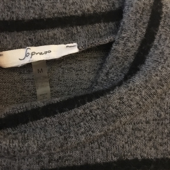 Gray and black striped crop sweater - Picture 3 of 3